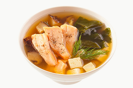 Суп с лососем и тофу
